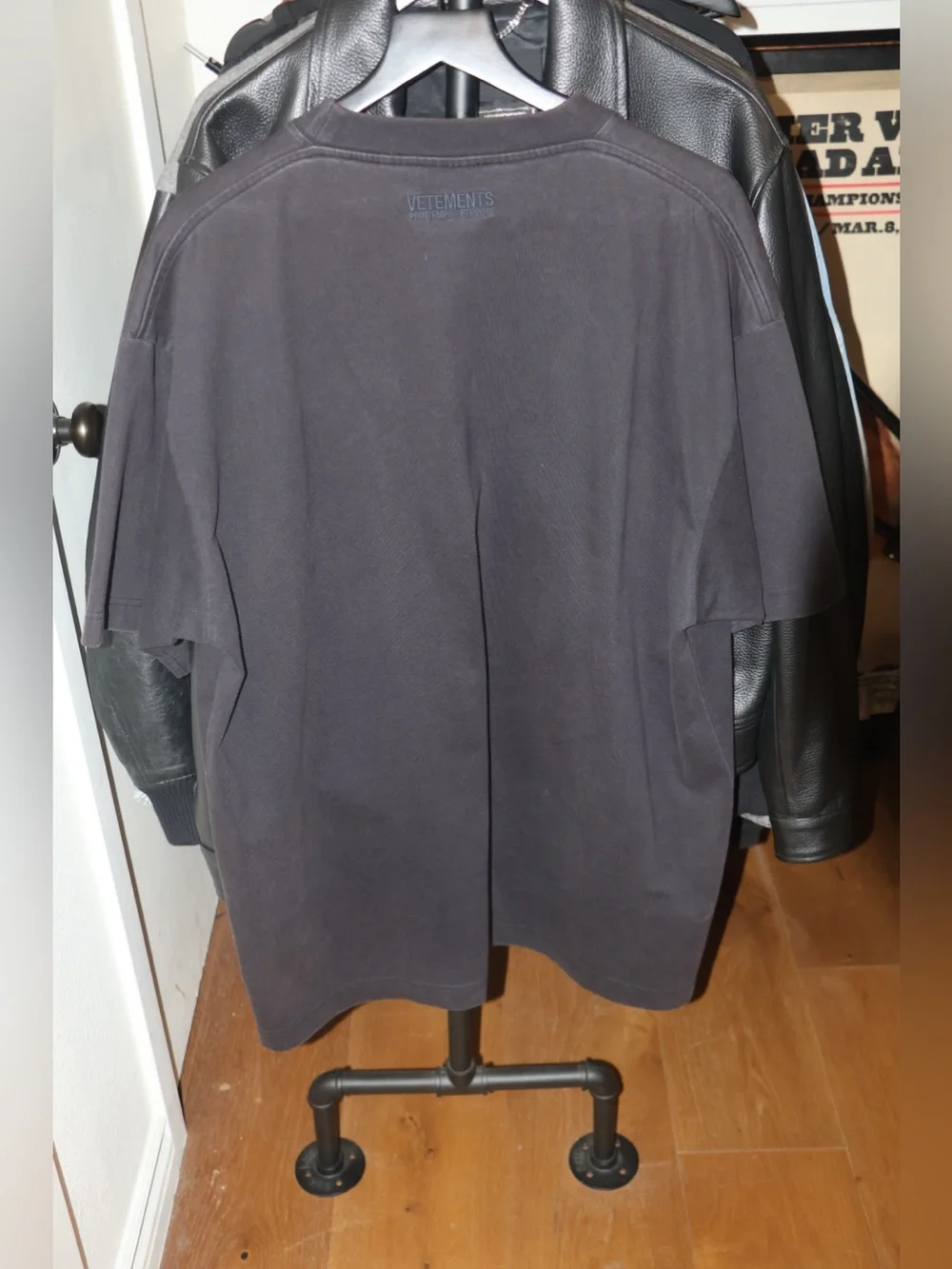 Vetements Oversized Logo